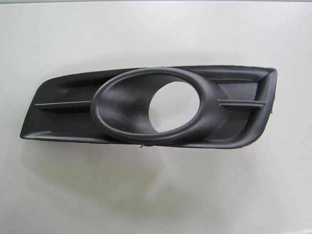 1038 | 2011-2015 CHEVROLET CRUZE LT Front bumper insert Fog Lamp Bezel; Dealer Installed | GM1038133|94831151