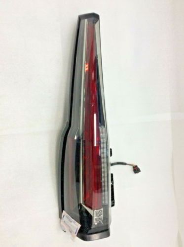 2801 | 2015-2015 CADILLAC ESCALADE RT Taillamp assy 1st Design | GM2801277|84214004
