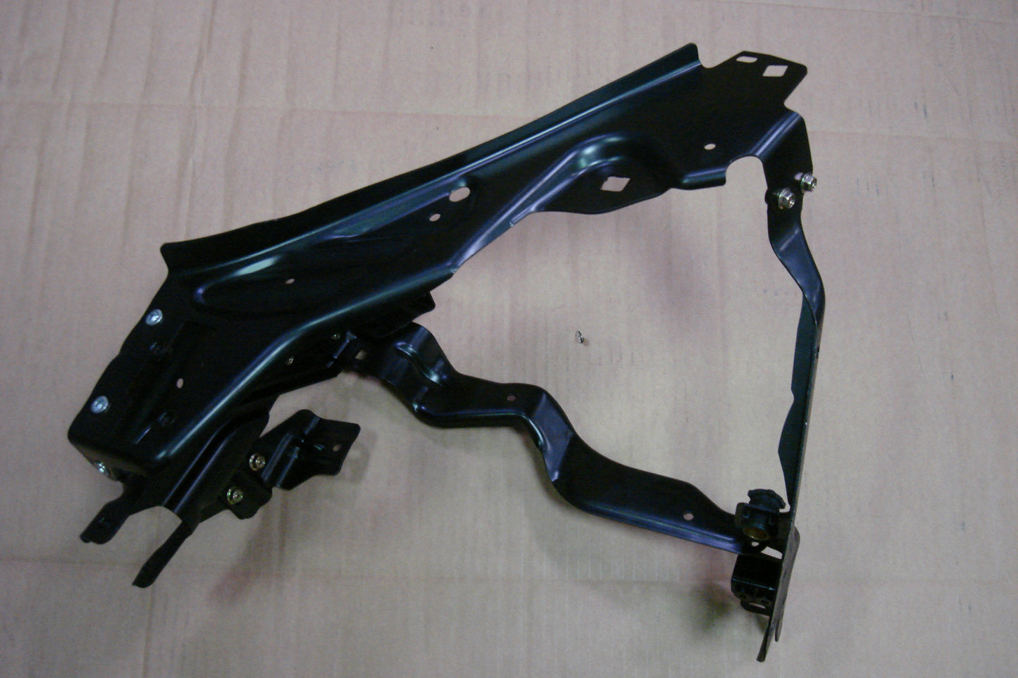1030 | 2012-2014 MERCEDES-BENZ C63 AMG Headlamp mounting panel W204; Coupe/Sedan; LH; Aluminum | MB1221114|2046202191