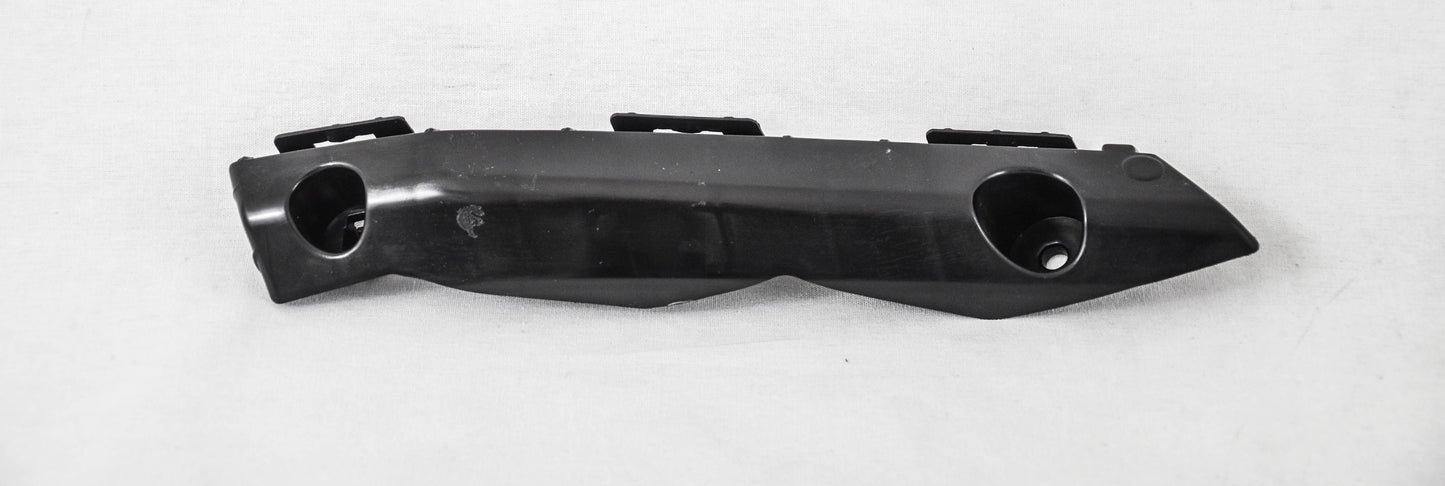 1033 | 2015-2017 TOYOTA CAMRY RT Front bumper cover retainer | TO1033121|5253506190