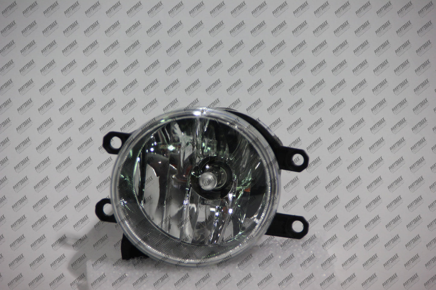 2592 | 2015-2015 TOYOTA YARIS LT Fog lamp assy France Built | TO2592131|8122002110