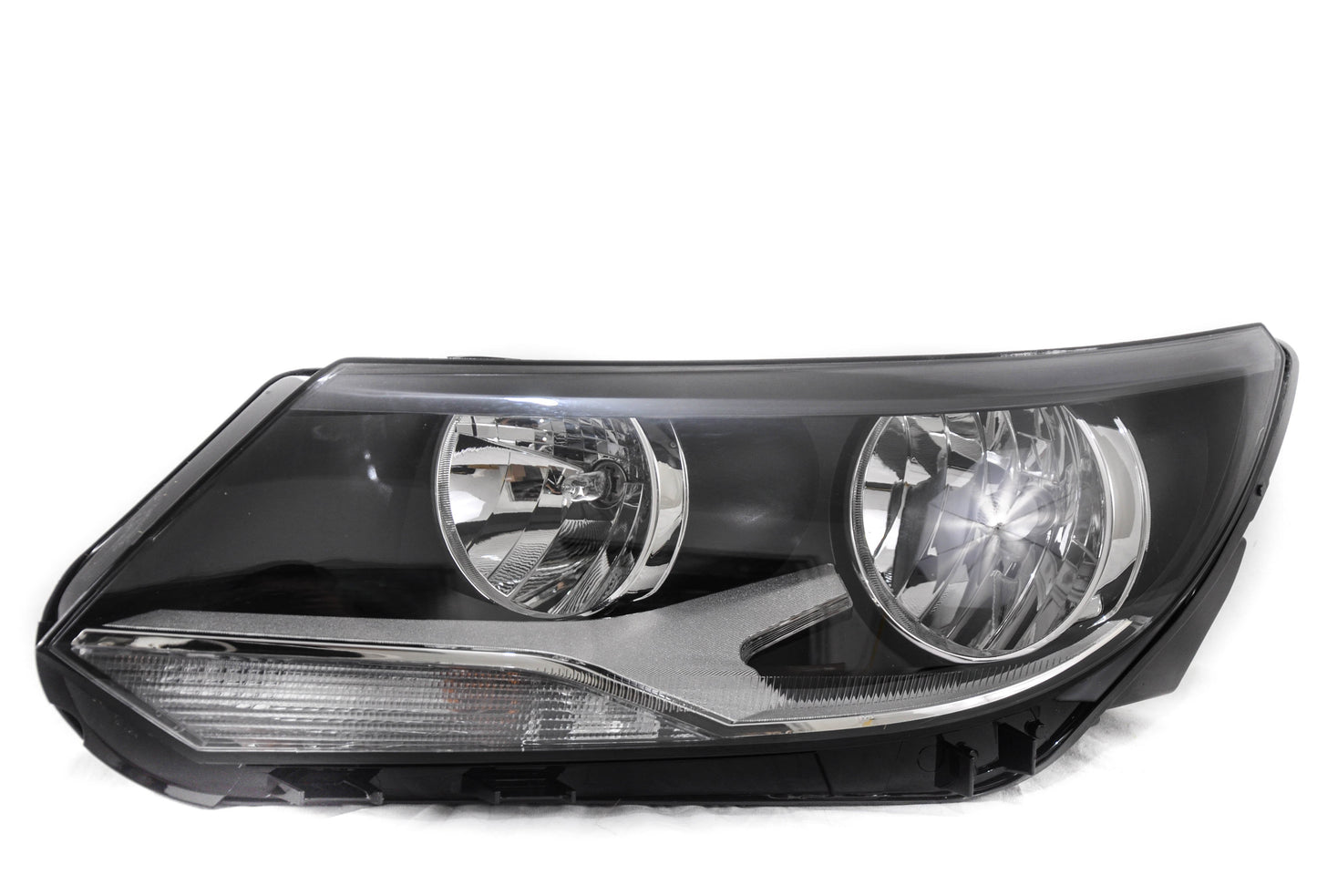 2502 | 2017-2018 VOLKSWAGEN TIGUAN LIMITED LT Headlamp assy composite Halogen | VW2502152|5N0941005