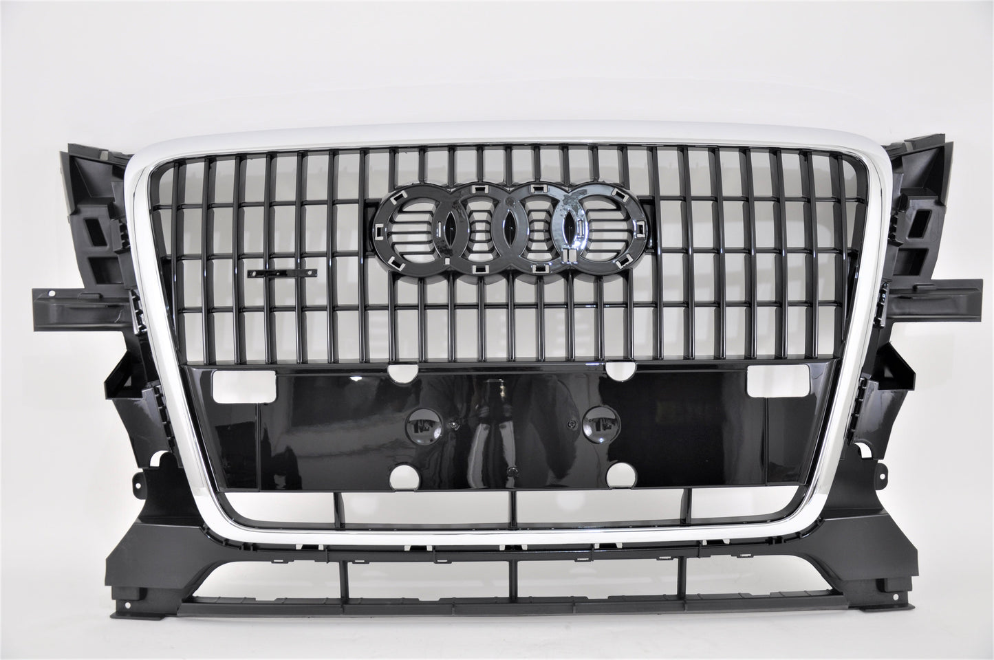 1200 | 2009-2012 AUDI Q5 Grille assy 3.2L; w/o S-Line Pkg; Gloss Black | AU1200125|8R0853651NT94