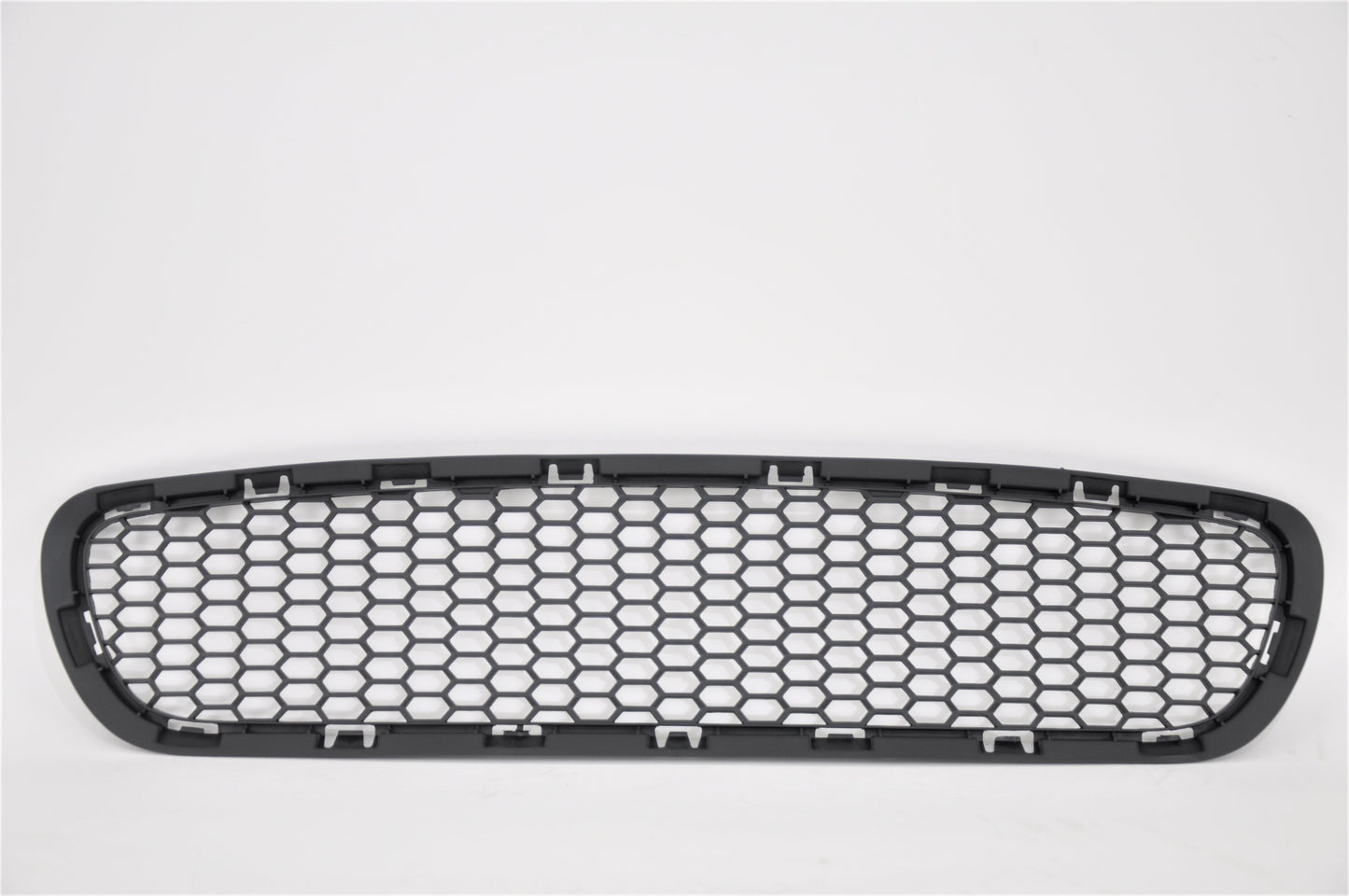 500 | 2013-2014 BMW M5 Front bumper grille F10; Center | BM1036147|51118047391