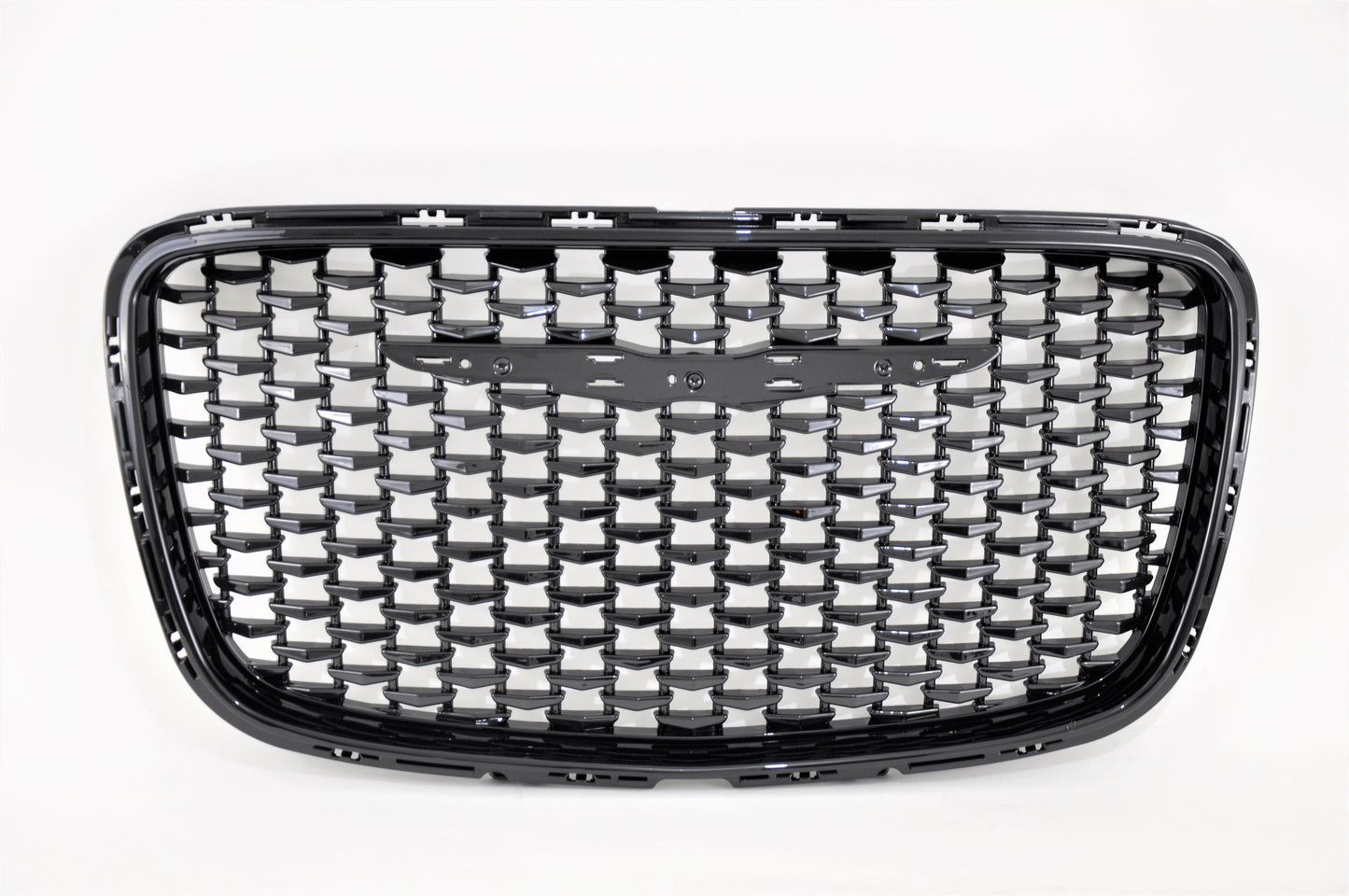 860 | 2015-2021 CHRYSLER 300 Grille assy Black Chrome | CH1200393|5SW18DX8AE