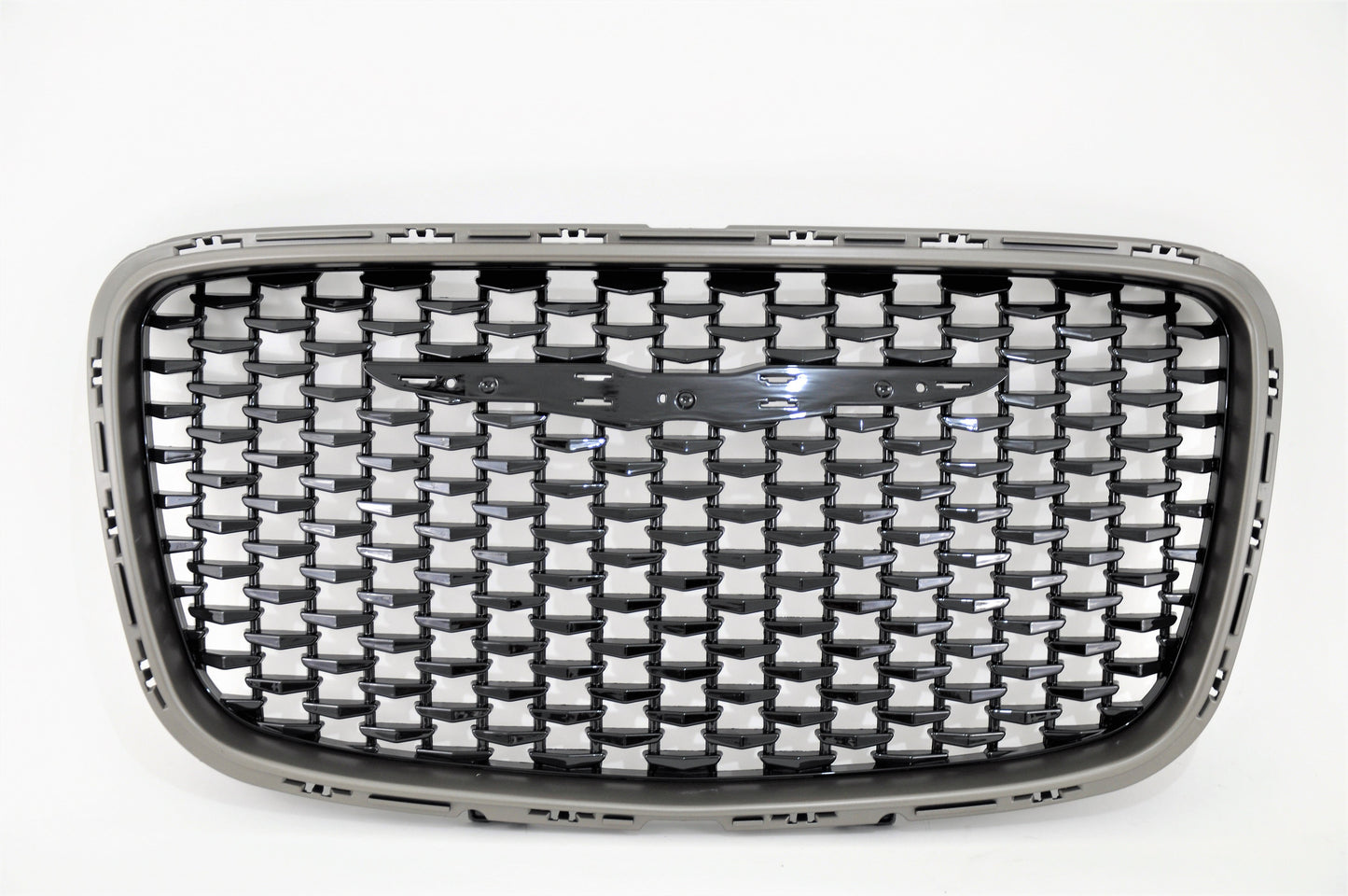 1200 | 2015-2021 CHRYSLER 300 Grille assy Alloy | CH1200397|6DF46DX8AB
