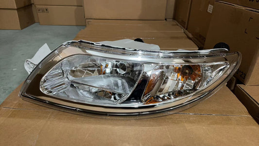 | 2001-2017 INTERNATIONAL DURASTAR LT HEADLAMP ASSY  | INT2502100|