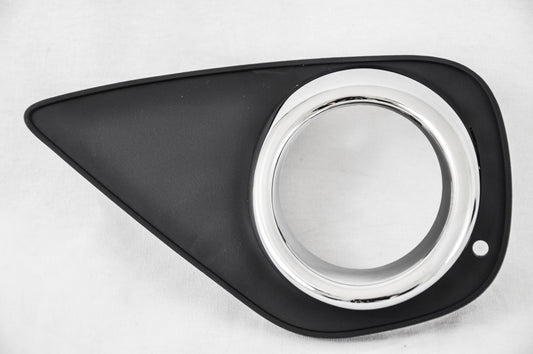 520 | 2015-2017 TOYOTA YARIS LT Front bumper insert H/B; Fog Lamp Bezel; w/Fog Lamps | TO1038189|520400D050