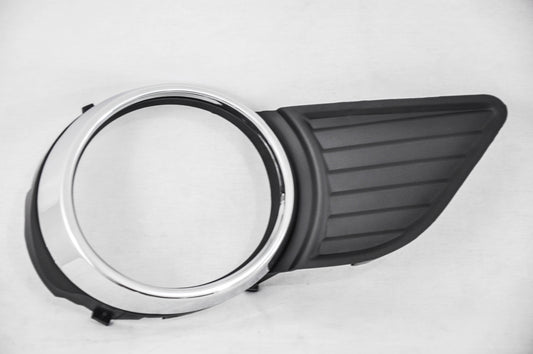 1039 | 2011-2017 TOYOTA SIENNA RT Front bumper insert BASE|LE|XLE; Fog Lamp Bezel; w/Park Sensor; w/Fog Lamps; Chrome/Black | TO1039146|5203008010