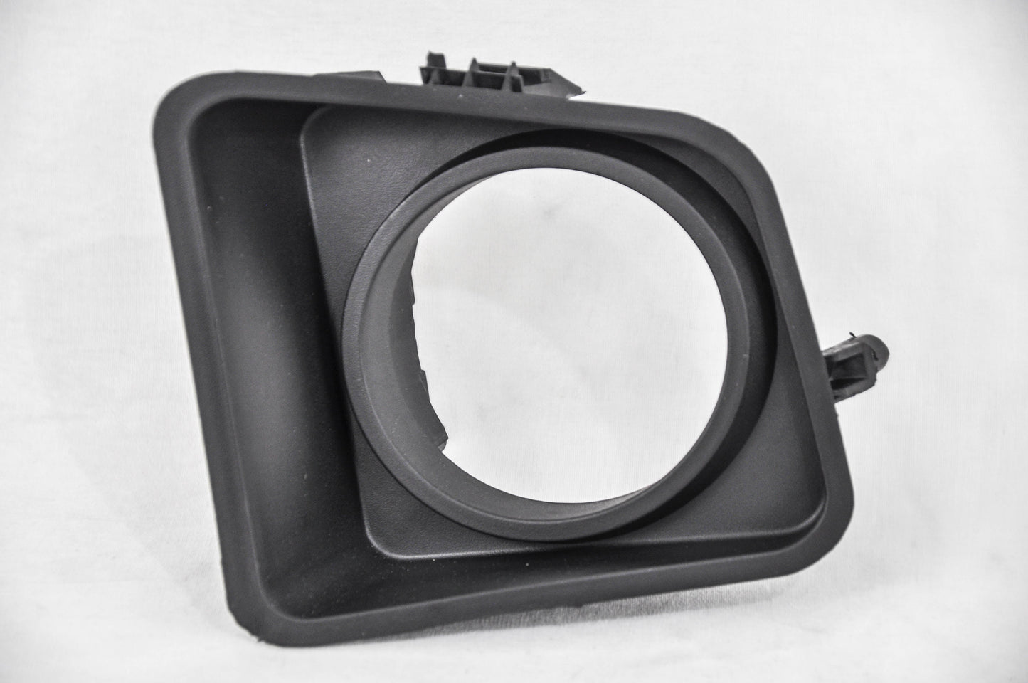 1039 | 2014-2021 TOYOTA TUNDRA RT Front bumper insert w/Fog Lamps | TO1039175|521270C070