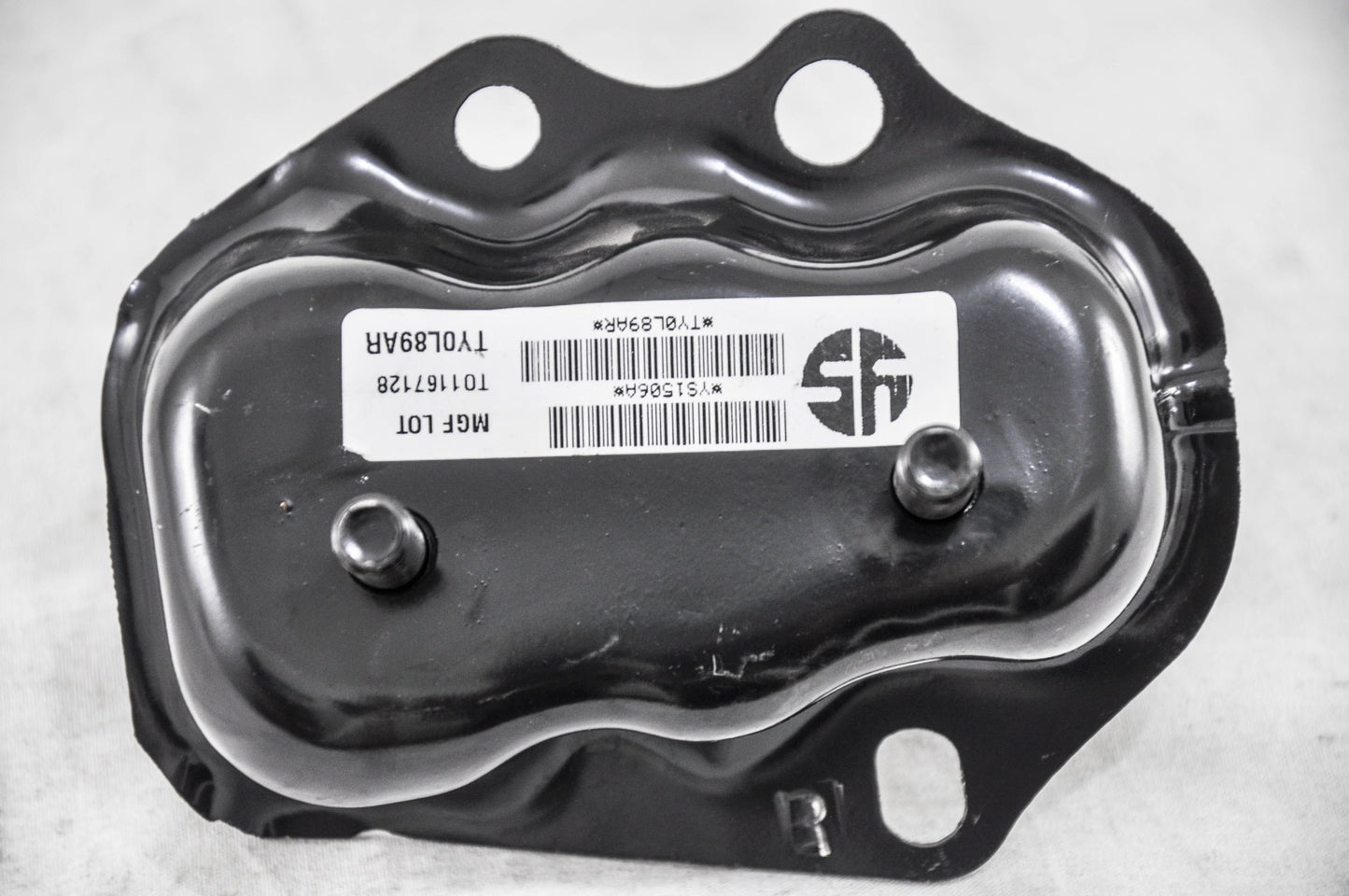 2720 | 2014-2019 TOYOTA COROLLA RT Rear bumper bracket  | TO1167128|5218102160