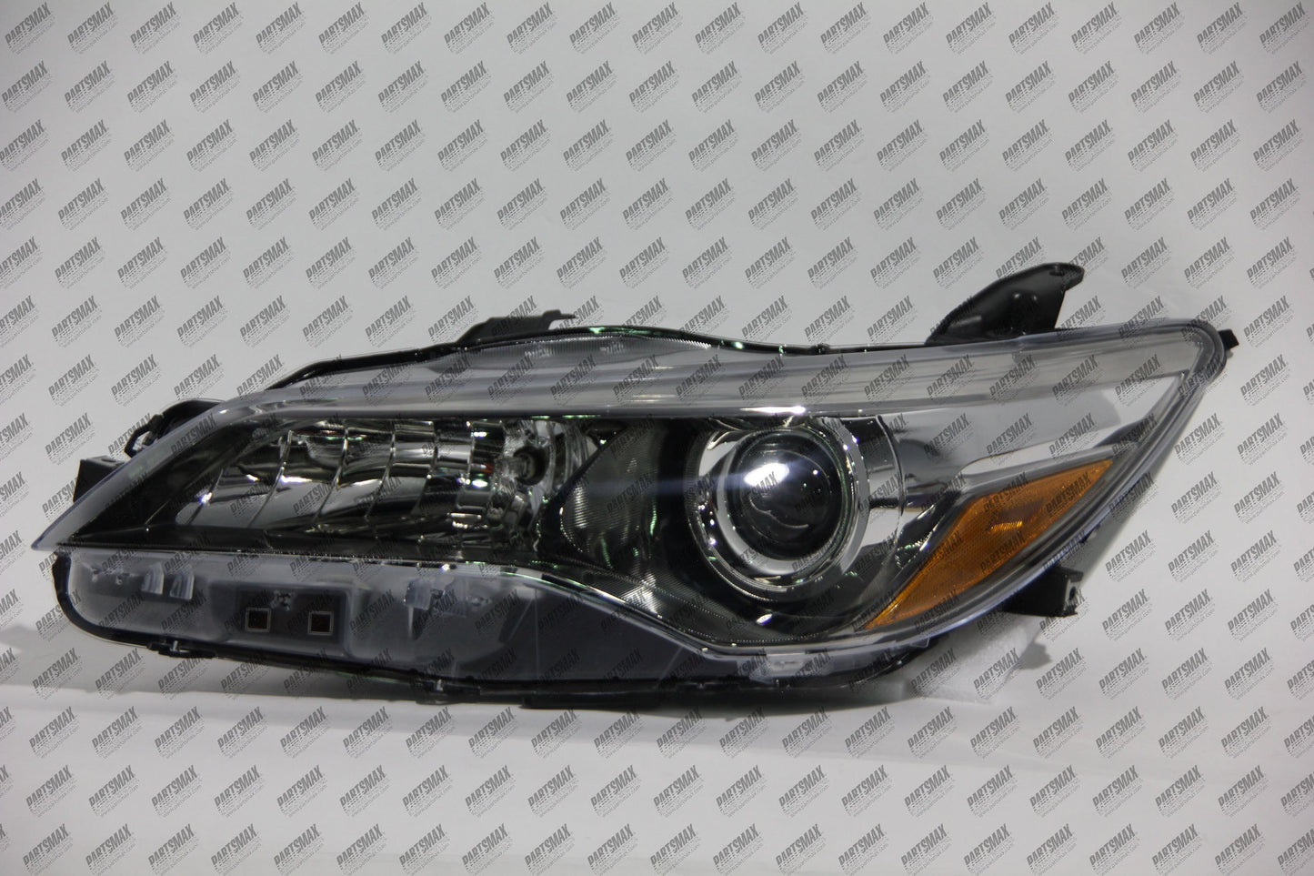 2502 | 2015-2017 TOYOTA CAMRY LT Headlamp assy composite HYBRID; SE; Halogen; Projector Type | TO2502224|8115006C70