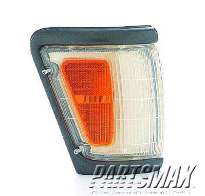 2521 | 1992-1995 TOYOTA PICKUP RT Parklamp assy 4WD; black | TO2521130|8161035110