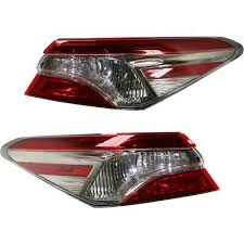 2804 | 2018-2019 TOYOTA CAMRY LT Taillamp assy outer SE; Japan Built; Lens/Housing | TO2804139|8156133710